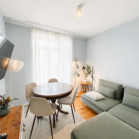 Lovely Flat Close To Estrela And Lapa Лиссабон