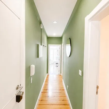 Апартаменты Lovely Flat Close To Estrela And Lapa *
