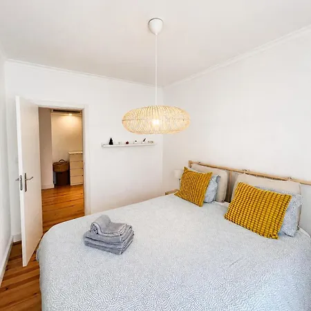 Lovely Flat Close To Estrela And Lapa Лиссабон